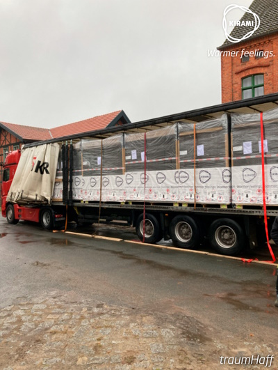 Franken Spa: A full trailer ready for unloading | Kirami outdoor saunas