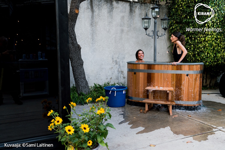 Everyone who wanted to could also try out the sauna, shower and hot tub, and there were plenty of people willing! | Kirami