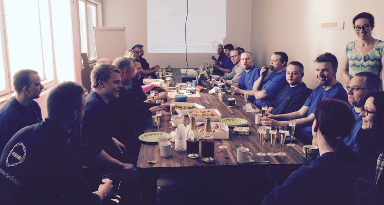 Tämä päivä alkoi harvinaisen mukavasti paljutehtaalla :) Kiitos kaikille asiakkaillemme hienosti menneestä toukokuusta! | Kirami 2015