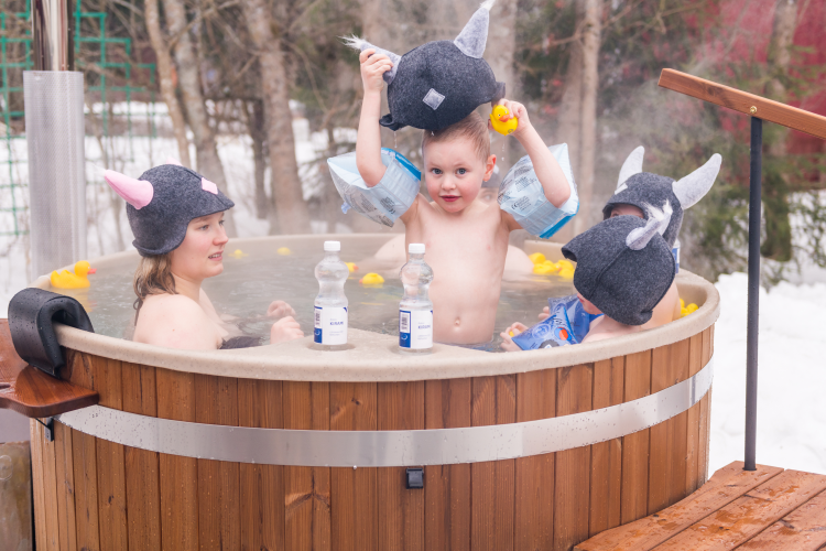 Nowadays, sauna bathing is about relaxing in many different ways: taking a sauna, bathing in a hot tub and having a barbecue | Kirami