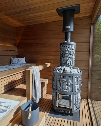 The Finnish sauna tradition is gaining increasing popularity in Switzerland.