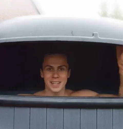  Hottubselect - Dealer from Holland | Kirami