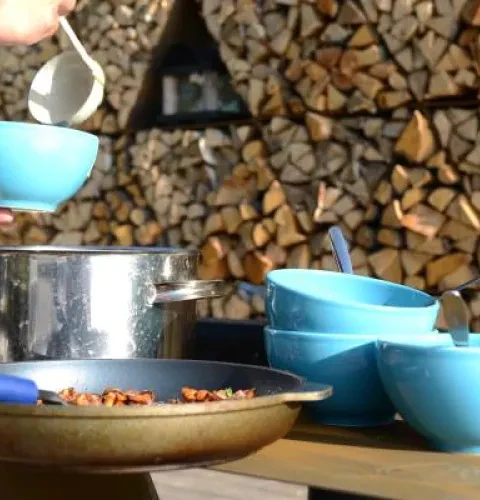 At Kirami, we love to think about you and conceive practical products, simples, and sturdy which will make your life easier on a daily basis. This is exactly what we intended when creating Triholdy within our Outstanding line.