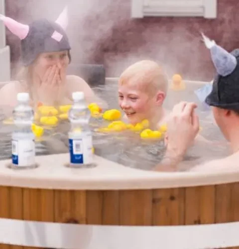 Kirami Family - a hot tub for the whole family