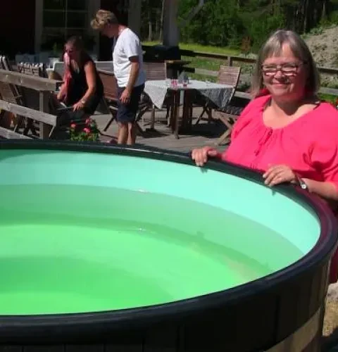 A ten-year-old hot tub was replaced | Kirami