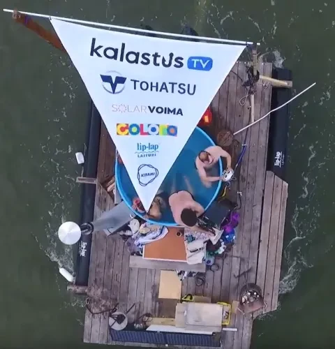 Rafting on a hot tub to Tallinn | Kirami